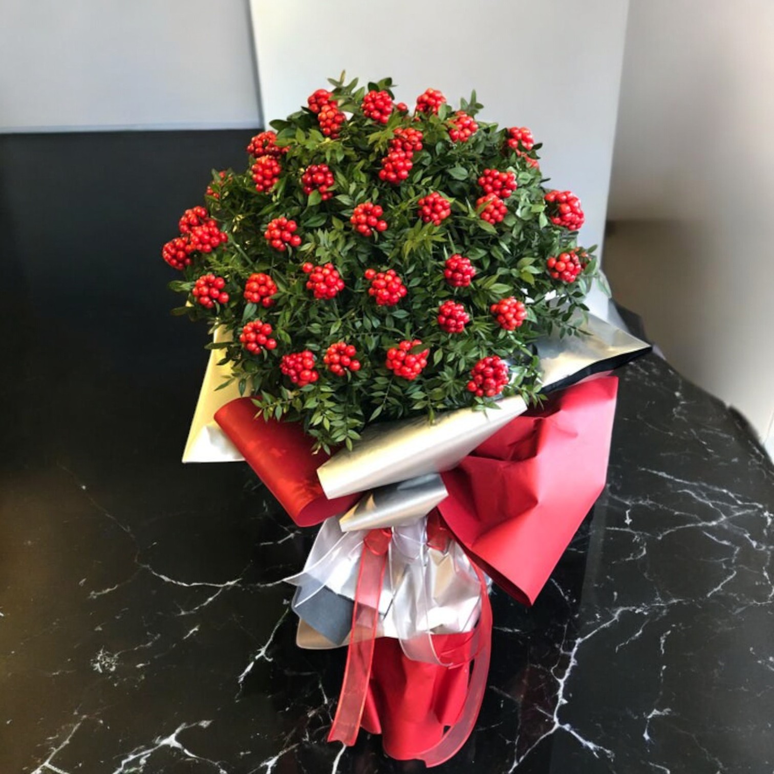 Premium Kokina Buketi – Kışın Kırmızı Işıltısı