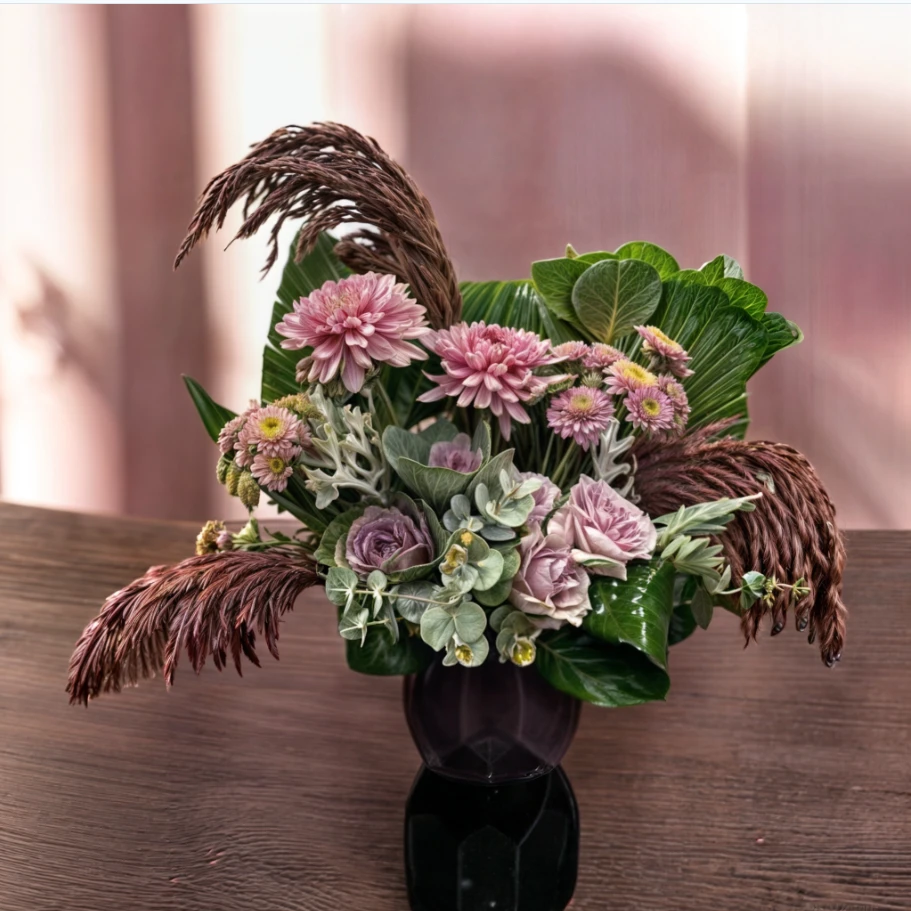 Mor Anastasya ve Güller